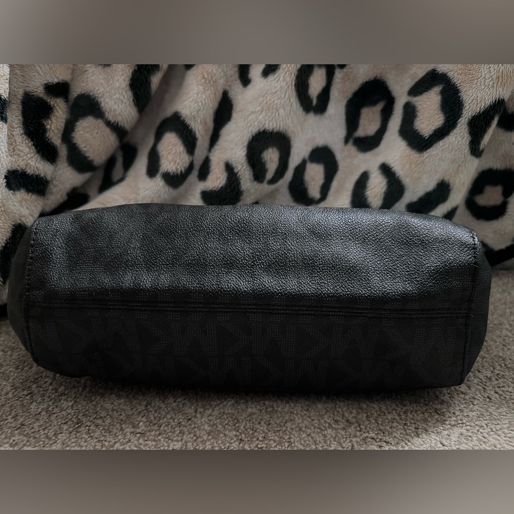 NWT Michael Kors Jet set - Picture 4 of 8